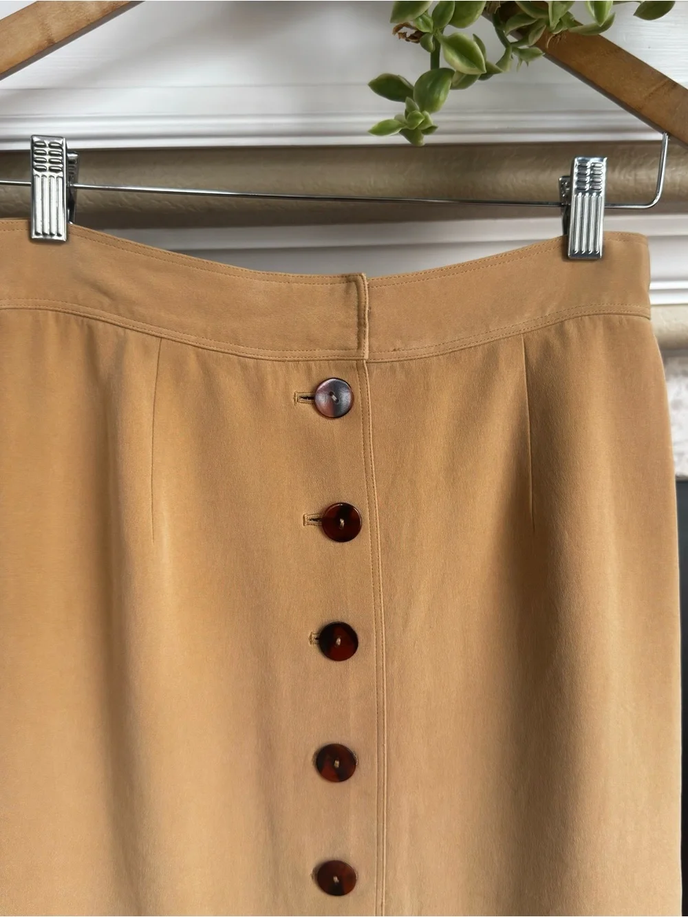 Dana Buchman Silk Nurtral Tan Button Front Classic Pencil Skirt‎ Business Wear